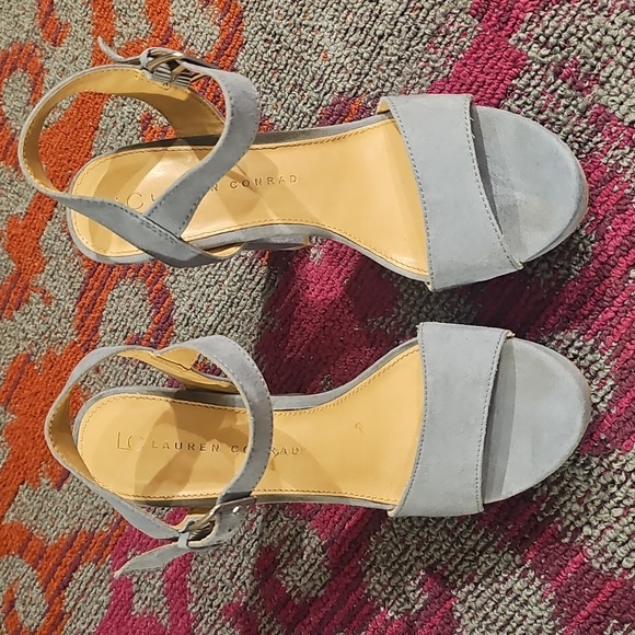 Lauren Conrad bow blue peep-toe suade heels... size 6 - Picture 1 of 7